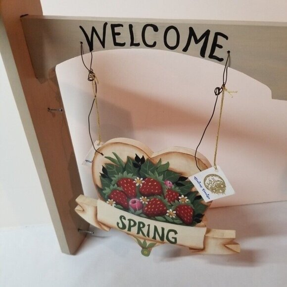 Welcome Spring Wood Wall Hanger Sign Heart Strawberries Country - Picture 6 of 6